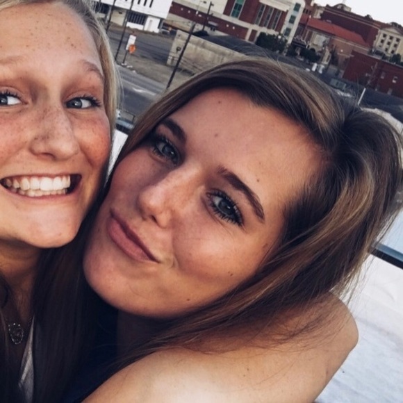 Meet your Posher, Ella - Picture 1 of 1